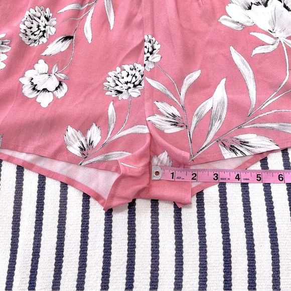 Yumi Kim Call Back Floral Romper in Rose Duet Pink XS - Picture 6 of 7